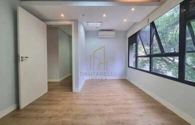 Imagem: O depósito à venda possui 1 Vaga na garagem e 30m² de Área