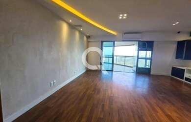 Imagem: O apartamento possui 4 Dormitórios, 3 Banheiros, 2 Vagas na