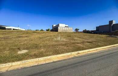 Imagem: O terreno possui 313m² de Área, Imóvel novo e está localizado