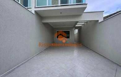 Imagem: A casa possui 3 Dormitórios, 4 Banheiros, 4 Vagas na garagem