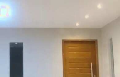 Imagem: A casa em condomínio possui 3 Dormitórios, 1 Banheiro, 2 Vagas