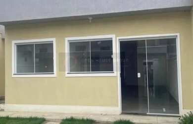 Imagem: A casa em condomínio possui 3 Dormitórios, 1 Banheiro, 2 Vagas