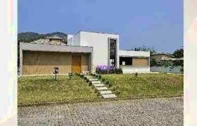 Imagem: A casa em condomínio possui 3 Dormitórios, 2 Banheiros, 2