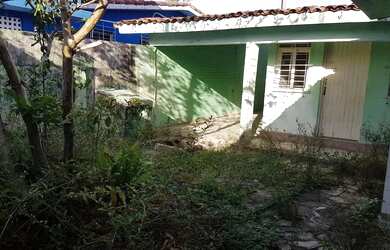 Imagem: A casa possui 3 Dormitórios, 2 Banheiros, 196m² de Área e