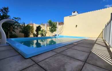 Imagem 4: CASA BAIRRO CAMOBI COM 4 DORMITÓRIOS, PISCINA E PÁTIO