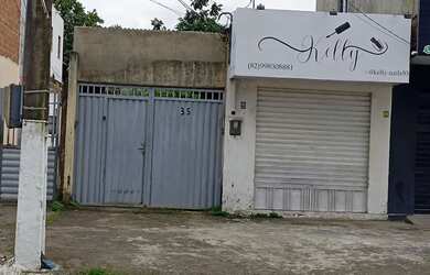 Imagem: A casa possui 2 Dormitórios, 2 Banheiros, 2 Vagas na garagem