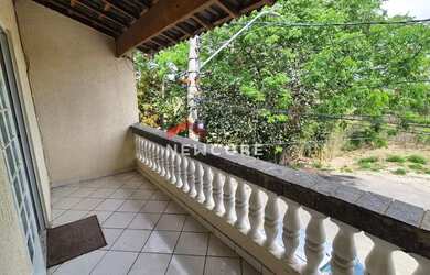 Imagem: A casa possui 2 Dormitórios, 3 Banheiros, 2 Vagas na garagem