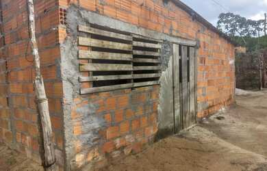 Imagem: A casa possui 3 Dormitórios, 3 Banheiros e 20m² de Área e