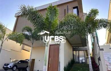 Imagem: A casa em condomínio possui 4 Dormitórios, 5 Banheiros, 4