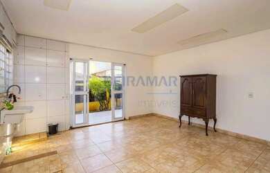 Imagem: A casa em condomínio à venda possui 3 Dormitórios, 3 Banheiros