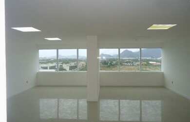 Imagem: O depósito possui 2 Vagas na garagem, 66m² de Área e está