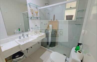 Imagem: A casa em condomínio à venda possui 5 Dormitórios, 5 Banheiros