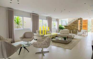 Imagem: A casa em condomínio possui 4 Dormitórios, 5 Banheiros, 4