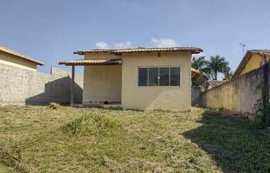 Imagem: A casa em condomínio possui 3 Dormitórios, 1 Banheiro, 5 Vagas