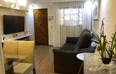 Imagem: A casa possui 3 Dormitórios, 2 Banheiros, 2 Vagas na garagem