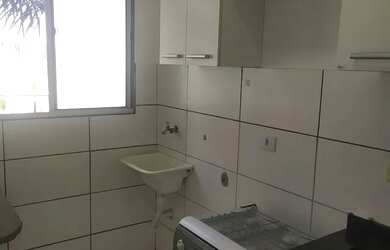 Imagem: O apartamento possui 2 Dormitórios, 1 Banheiro, 1 Vaga na garagem