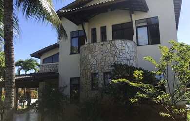 Imagem: A casa em condomínio possui 4 Dormitórios, 5 Banheiros, 3