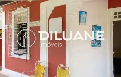 Imagem: A casa possui 4 Dormitórios, 4 Banheiros, 1 Vaga na garagem