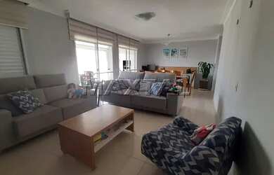 Imagem: O apartamento possui 3 Dormitórios, 2 Banheiros, 3 Vagas na