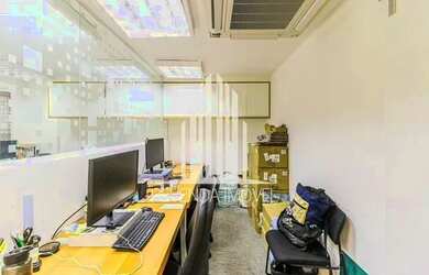 Imagem: O depósito possui 1 Vaga na garagem, 116m² de Área e está