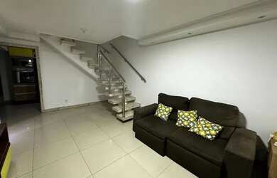 Imagem: A casa em condomínio possui 4 Dormitórios, 4 Banheiros, 2