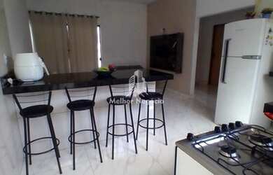 Imagem: A casa possui 2 Dormitórios, 2 Banheiros, 4 Vagas na garagem