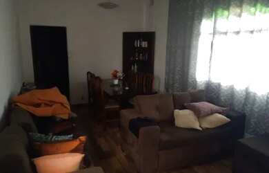 Imagem: A casa possui 5 Dormitórios, 5 Banheiros, 3 Vagas na garagem