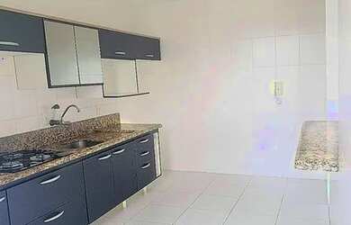 Imagem: O apartamento possui 1 Dormitório, 1 Banheiro, 1 Vaga na garagem