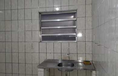 Imagem: A casa possui 1 Dormitório, 1 Banheiro e está localizado em