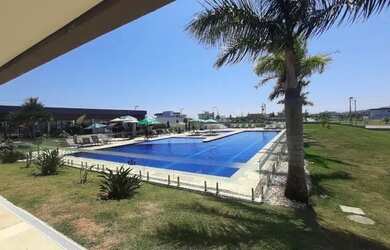 Imagem: O terreno possui 360m² de Área e está localizado em Peró