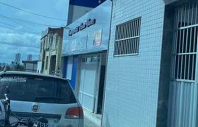 Imagem: A casa possui 4 Dormitórios, 5 Banheiros, 1 Vaga na garagem