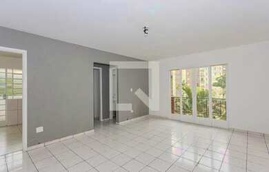 Imagem: O apartamento possui 1 Dormitório, 1 Banheiro, 70m² de Área