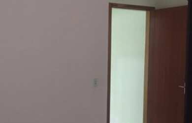 Imagem: A casa possui 2 Dormitórios, 2 Banheiros, 1 Vaga na garagem