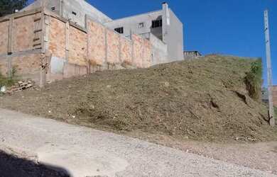 Imagem 4: Terreno a venda. 