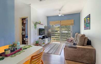 Imagem: O apartamento possui 2 Dormitórios, 1 Banheiro, 1 Vaga na garagem