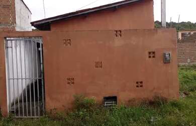 Imagem: A casa possui 2 Dormitórios, 2 Banheiros, 112m² de Área e