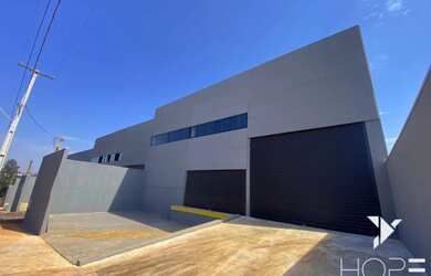 Imagem: O depósito possui 4 Vagas na garagem, 800m² de Área e está