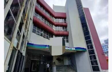 Imagem: O depósito possui 1 Vaga na garagem e 30m² de Área e está