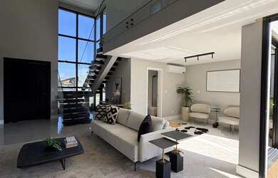 Imagem: A casa em condomínio possui 3 Dormitórios, 5 Banheiros, 2