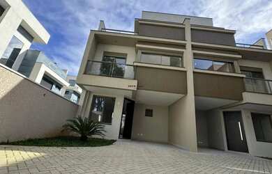 Imagem: A casa em condomínio possui 3 Dormitórios, 4 Banheiros, 1