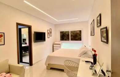 Imagem: A casa possui 5 Dormitórios, 2 Banheiros, 5 Vagas na garagem