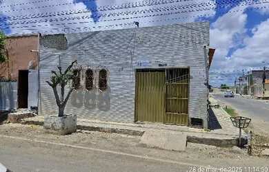 Imagem: A casa possui 2 Dormitórios, 1 Banheiro, 113m² de Área e