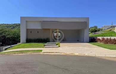 Imagem: A casa em condomínio possui 3 Dormitórios, 4 Banheiros, 5