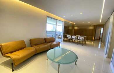 Imagem: O apartamento possui 4 Dormitórios, 3 Banheiros, 3 Vagas na