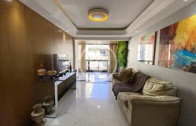 Imagem 6: cobertura tríplex com 5 quartos sendo 3 suítes, são 370 M2 com lazer...