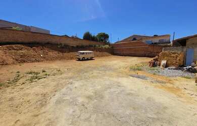 Imagem: O terreno possui 662m² de Área e está localizado em Vila