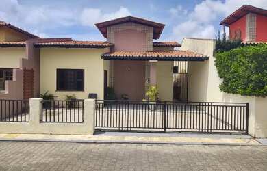 Imagem: A casa possui 3 Dormitórios, 3 Banheiros, 3 Vagas na garagem