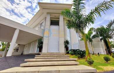 Imagem: A casa em condomínio à venda possui 3 Dormitórios, 5 Banheiros