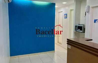 Imagem: O depósito para alugar possui 1 Vaga na garagem e 44m² de