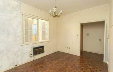 Imagem: O apartamento à venda possui 2 Dormitórios, 1 Banheiro e 68m²